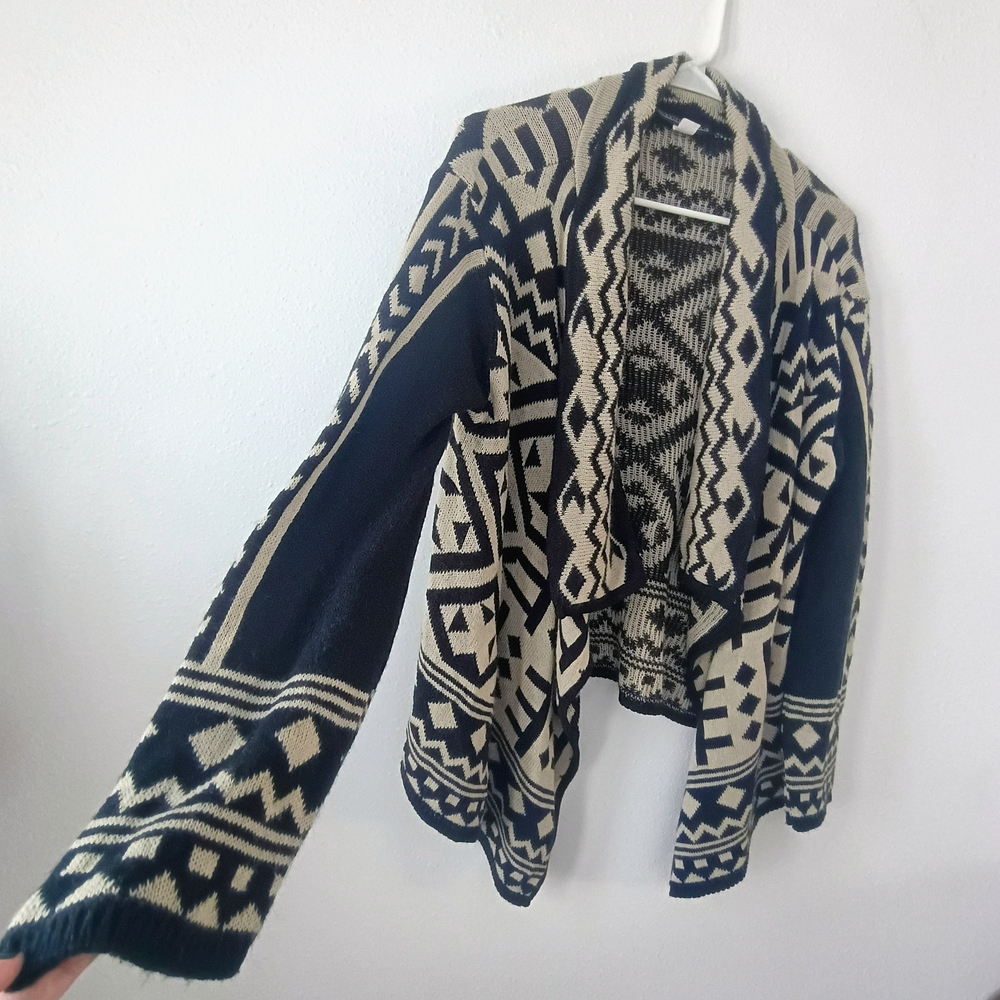 A Knitch Above Tribal Aztec Drape Cardigan Black Cream Boho Southwestern L - Picture 3 of 4